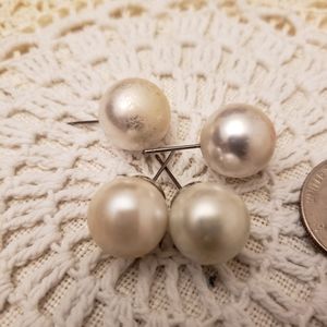 SALE! Pearl Earrings 💎
